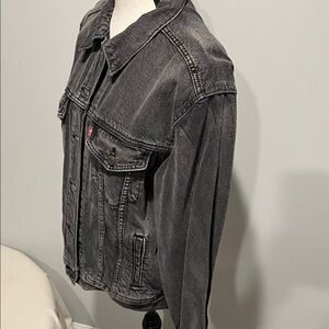 Vintage Levi’s oversized boyfriend jean jacket.